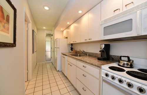 Kaanapali Condo | Top Floor, Corner Unit, Pool View, Kaanapali Beach