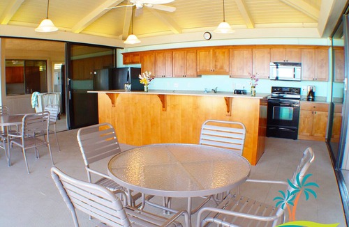 Kaanapali Condo | Top Floor, Corner Unit, Pool View, Kaanapali Beach