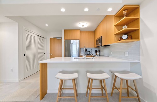Ala Moana House | Top Floor Luxury w/Ocean Views Ala Moana Condo w/Pool & Gym | Aloha Heights