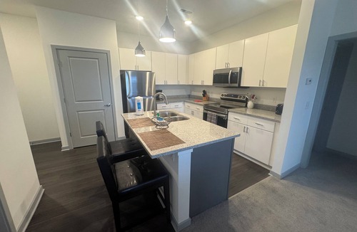 Tuttle West Apartment | Top floor w/balcony in Hillard/Dublin