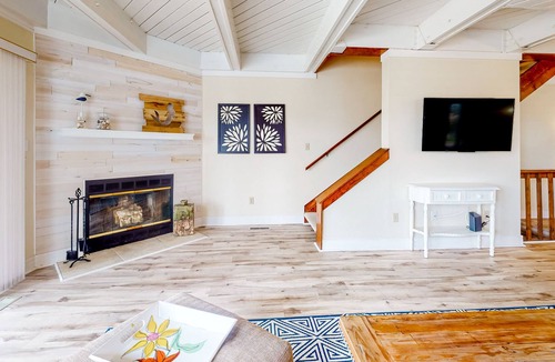 Rehoboth by the Sea House | Town of Dewey Beach home close to beach with W/D & fast WiFi - dogs OK