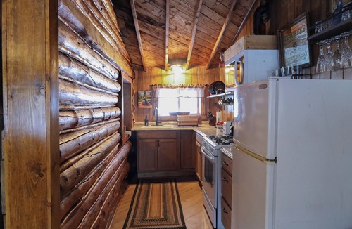 Gakona Cabin | Trails End, historic cabin on Bear Creek, next to Gulkana River