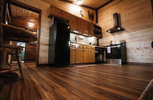 Diamond Ridge Cabin | Tranquil Alaskan Cabin with Expansive Views 12 mins from Homer, Alaska