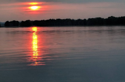 Clarence-Rockland Cottage | Tranquil Waterfront