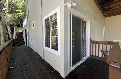 Piedmont Pines Apartment | Treetop Refuge in Oakland Hills