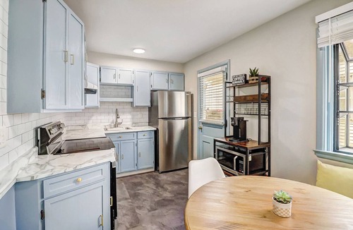 Clintonville House | Trendy neighborhood, walkable to local restaurants and shops, near OSU