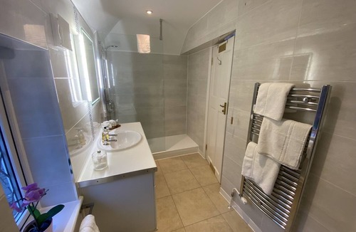 Charlwood Bed & Breakfast | Trumbles