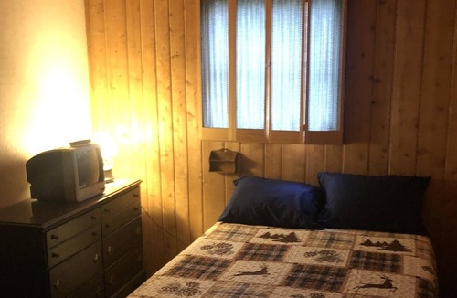 Saint Albans Cabin | Unique Birch Island camp on Indian Pond in St. Albans, Maine