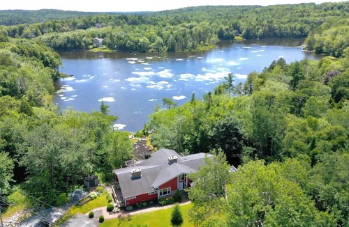Hammonds Plains House | UNIQUE Modern Character Home - Sleeps 10 ($)