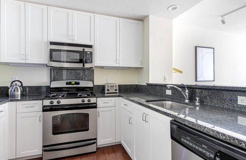Santa Clara Apartment | Unique Santa Clara 1BR w/Parking, Gym, walk to Groceries, by Blueground