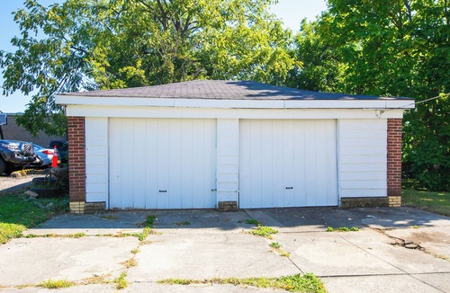 Cheviot House | Unit 1:Ground floor, porch, king bed, garage, w/d