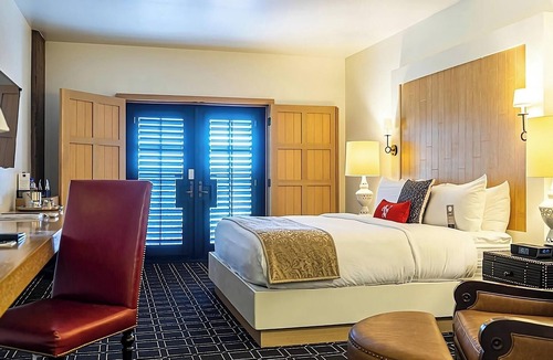 San Jose Hotel | Unit with Jacuzzi! Near Winchester Mystery House w/Parking! Rooftop Terrace