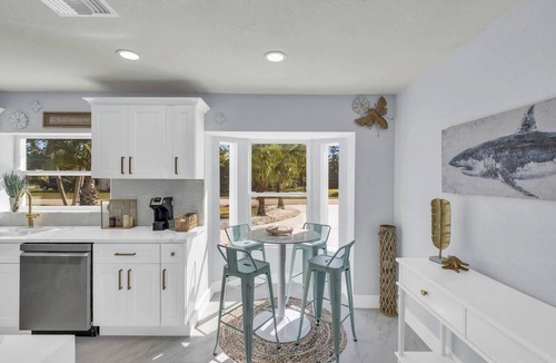 Yacht Club House | Unwind on Windsor: Yacht Club area Canal/Pool Home