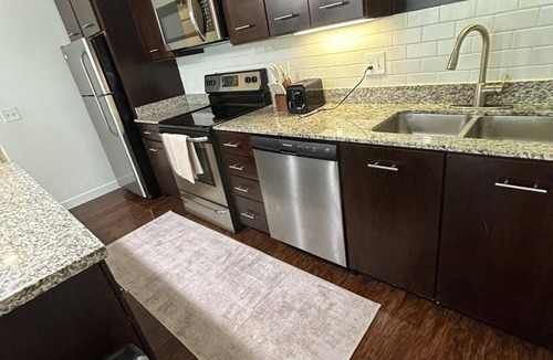 Grandview Heights Apartment | Updated 2-Bedroom with a pool and hot tub