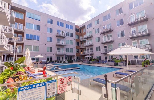 Grandview Heights Apartment | Updated 2-Bedroom with a pool and hot tub
