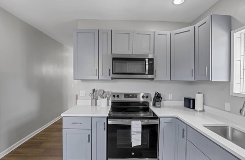 Columbus House | Updated 4BR/2.5BA Townhome, 5-Min Walk to Nationwide Children’s Hospital
