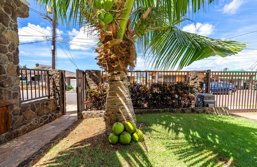 Diamond Head - Kapahulu - St. Louis House | Upgraded home with large lanai, Diamond Head view, & AC - walk to Waikiki