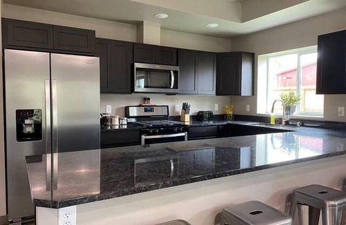 Gateway House | Upper Mesa Villa #10, Glacier Suites - Upper Mesa Villa #5