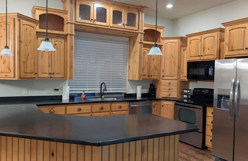 Spanish Fork House | Upper River Cottage - Main Floor & Upstairs, hot tub, near SF River trail & park