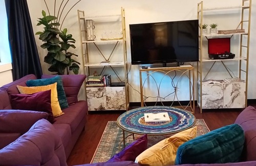 Kennard Cabin | UPSCALE EAST TEXAS CABIN, PRIVATE HOT TUB, WIFI, ROKU, OLD MILL VILLAGE KENNARD
