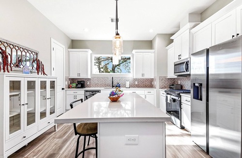 Spring Branch West House | Upscale Gated 3BR wGarage Near CityCentre & Memorial