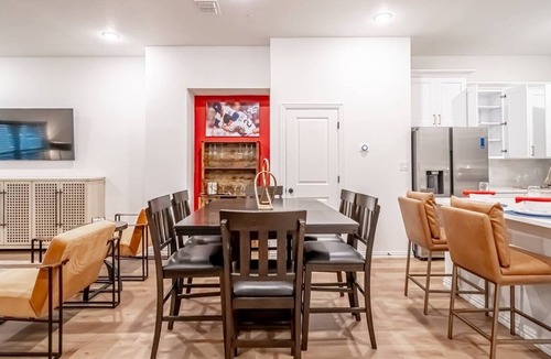 Arlington House | Upscale Home w/Free Parking + Short Walk to AT&T