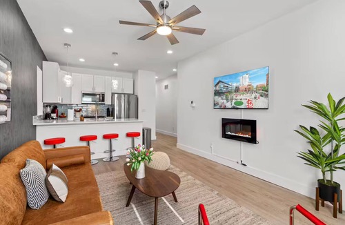 Tower Grove South House | Urban Hearth/Modern 2BR Near Tower Grove