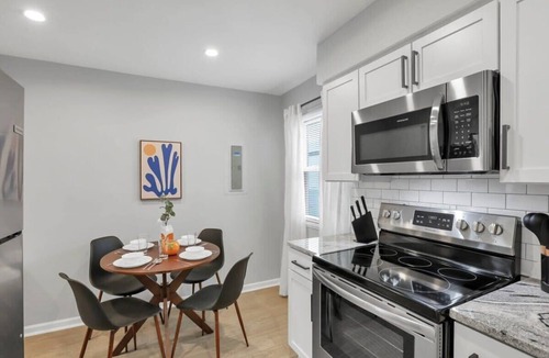 Downtown Columbus Apartment | Urban Townhouse Near Downtown | 2BR + W/D