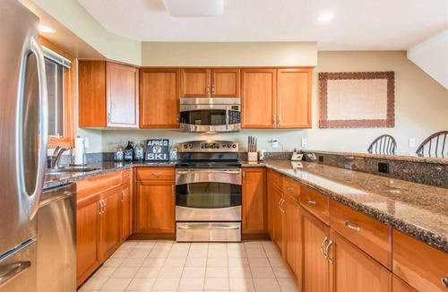 Bethlehem Villa | V3 Gorgeous Ski-in Mountain View Townhouse With Amazing Views in Bretton Woods