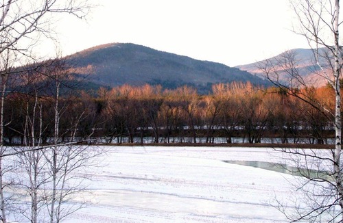 Bethel Apartment | Vacation Resort with River View in Bethel Maine - Two Bedroom Suite (#1)