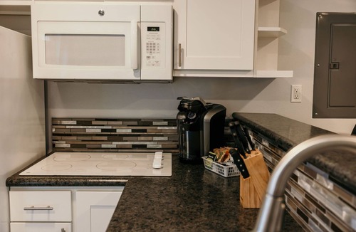 Sitka Condo | Vance Towers A: 1 BR, 1 BA Condominium in Sitka, Sleeps 2