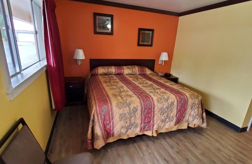 Navasota Hotel | Vanguard Motel