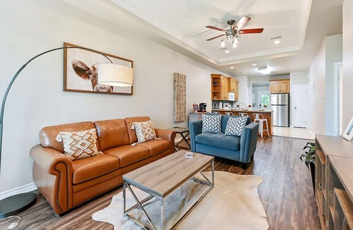 University Park House | Varsity Vacay ~ Centrally located Aggieland Escape!