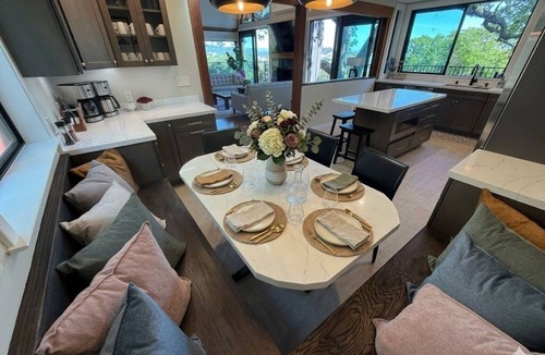 Los Ranchitos House | Views! Private&Spacious! 7BR+Loft, Sleeps 10-19, 21 with fee. 15min= SF,GGB,Napa
