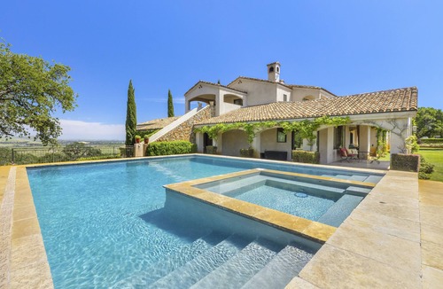 Fairfield Villa | Villa Capricho- Private 25-acre Wine Country Estate w/GuestHouse, Pool, Vineyard