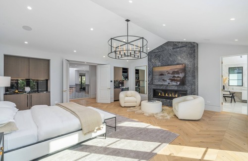 The Flats Villa | Villa Gemma by LuxJB 🏆 Beverly Hills Mansion Steps from Rodeo Drive