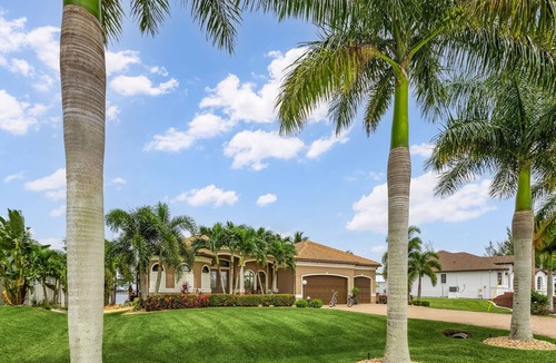 Burnt Store Villa | Villa Monticello - Cape Coral Luxury Waterfront Home 3 Bed 3 Bath Heated Pool