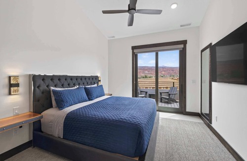 Moab South Valley Condo | Vizcaya #2 - Moab's Newest Luxury Rental (Hot Tub)
