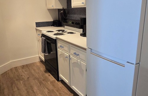 Newport Apartment | VT leaf peeping headquarters. Our Cozy 1-BR Apartment 2 in downtown Newport.