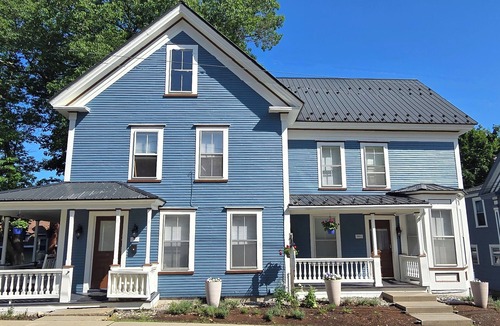Newport Apartment | VT leaf peeping headquarters. Our Cozy 1-BR Apartment 2 in downtown Newport.