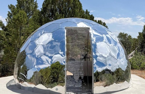 Monticello House | W-W: Stargazing Mirrored Dome
