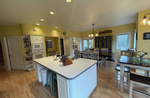 Bear Creek House | “Wake Up by the Lake — Private Alaska Stay Near Hiking & ATV Trails”