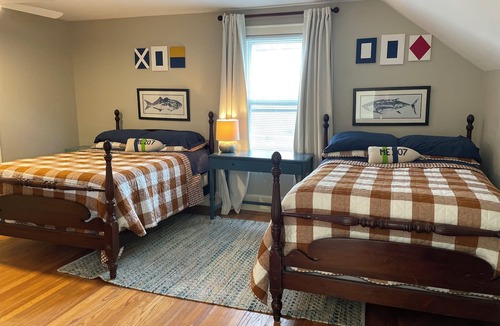 Cape Elizabeth Other | Walk the beach or watch the tides from "Boatyard". 6 bedrooms, AC, waterfront!