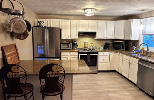 Newport East House | Walk to beach! Very large outdoor patio. Some Aug-Oct 2026 dates still open!