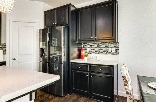 Tracy House | Walk to Parks: Mountain House Retreat w/Patio!