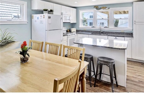 South Bethany Harbor House | Walk To The Beach - 4 Bedroom 2 Bath - Lots of outside deck space