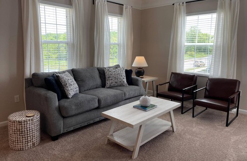 Westerville Apartment | *Walk To The Park*2BR*Washer+Dryer*Pool*Gym