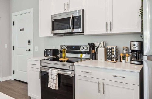 Olde Towne East Apartment | Walkable Apt in Historic Olde Towne w/Parking