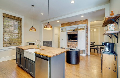 Old Louisville House | Walkable, Modern! Old Louisville Victorian w/Yard