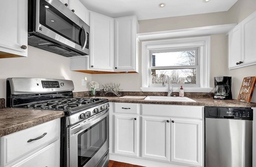 Weinland Park House | Walkable Short North Retreat | King Bed + CrossFit